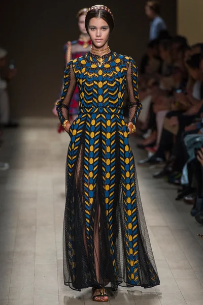 Look 12